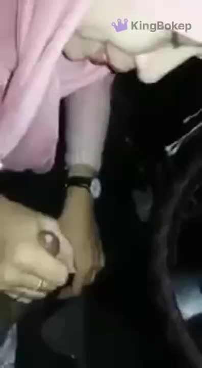 Video Bokep Kocokan Jilbab Pink