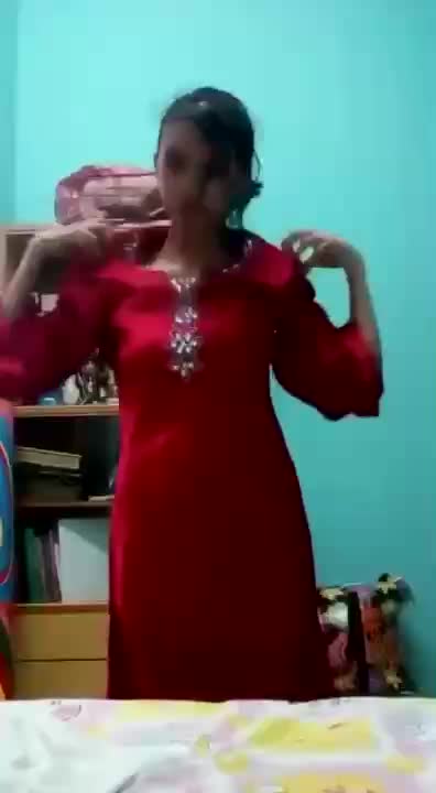 Bokep Terbaru Mahasiswi Tasya Nurinie Ganti Baju Merah