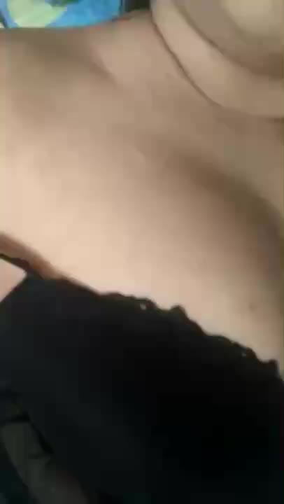 Bokep Indo Tante Minta Di Emut Pentil Nya Bh Hitam Dari Line