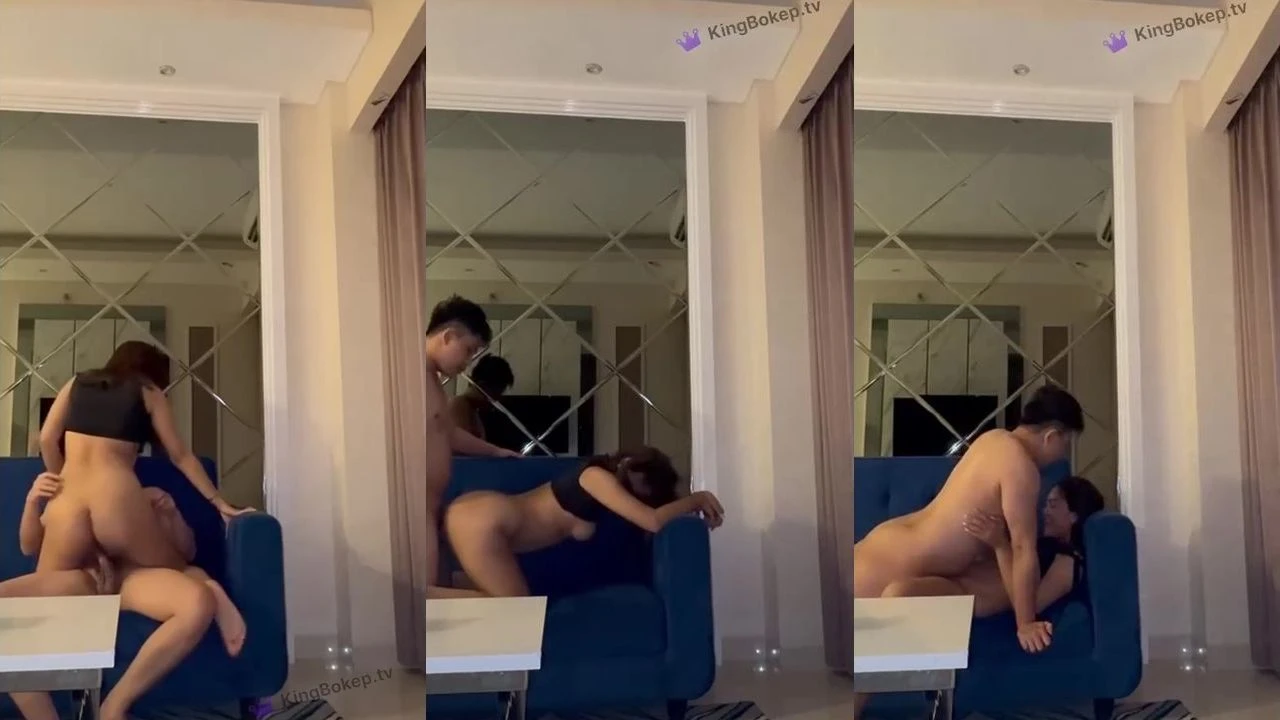 Bokep Indo Nesya 1 - Doggy di Sofa Biru