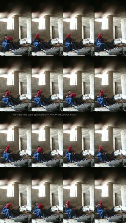 Nonton Video Bokep Jilbab Merah Mesum di Tempat Umum